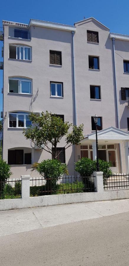 Small Oasis Apartment Tivat Exterior photo