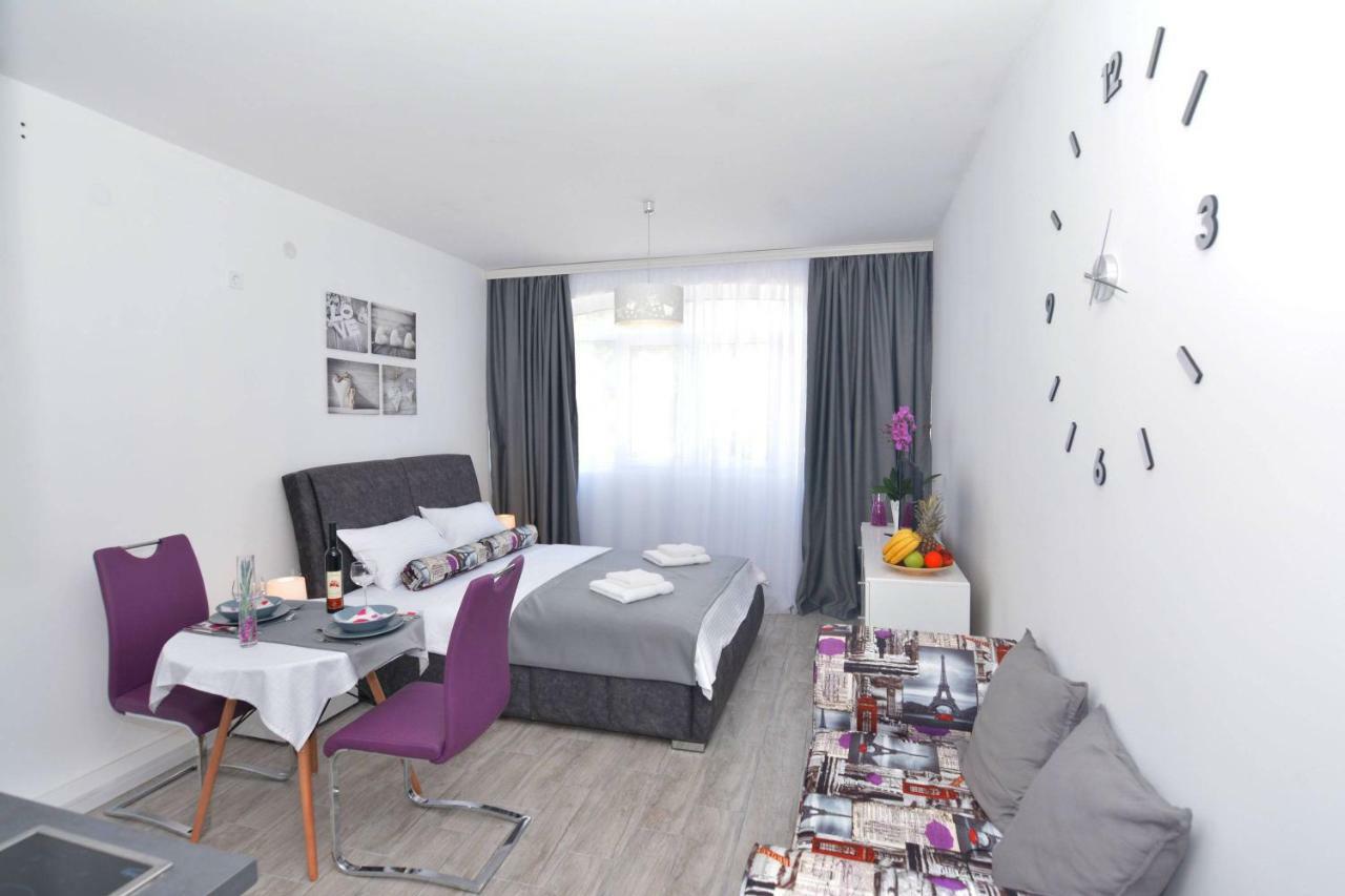 Small Oasis Apartment Tivat Exterior photo