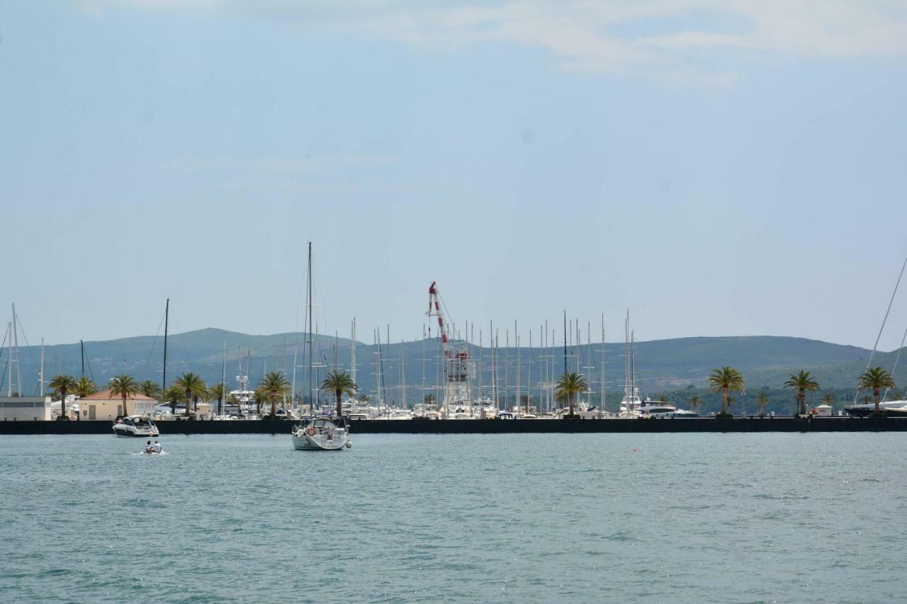 Small Oasis Apartment Tivat Exterior photo